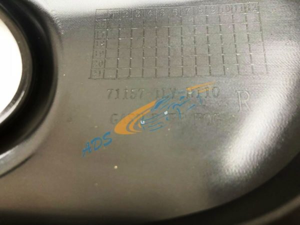 Honda CRV 2017 - On Fog Lamp Grille Textured Right Side